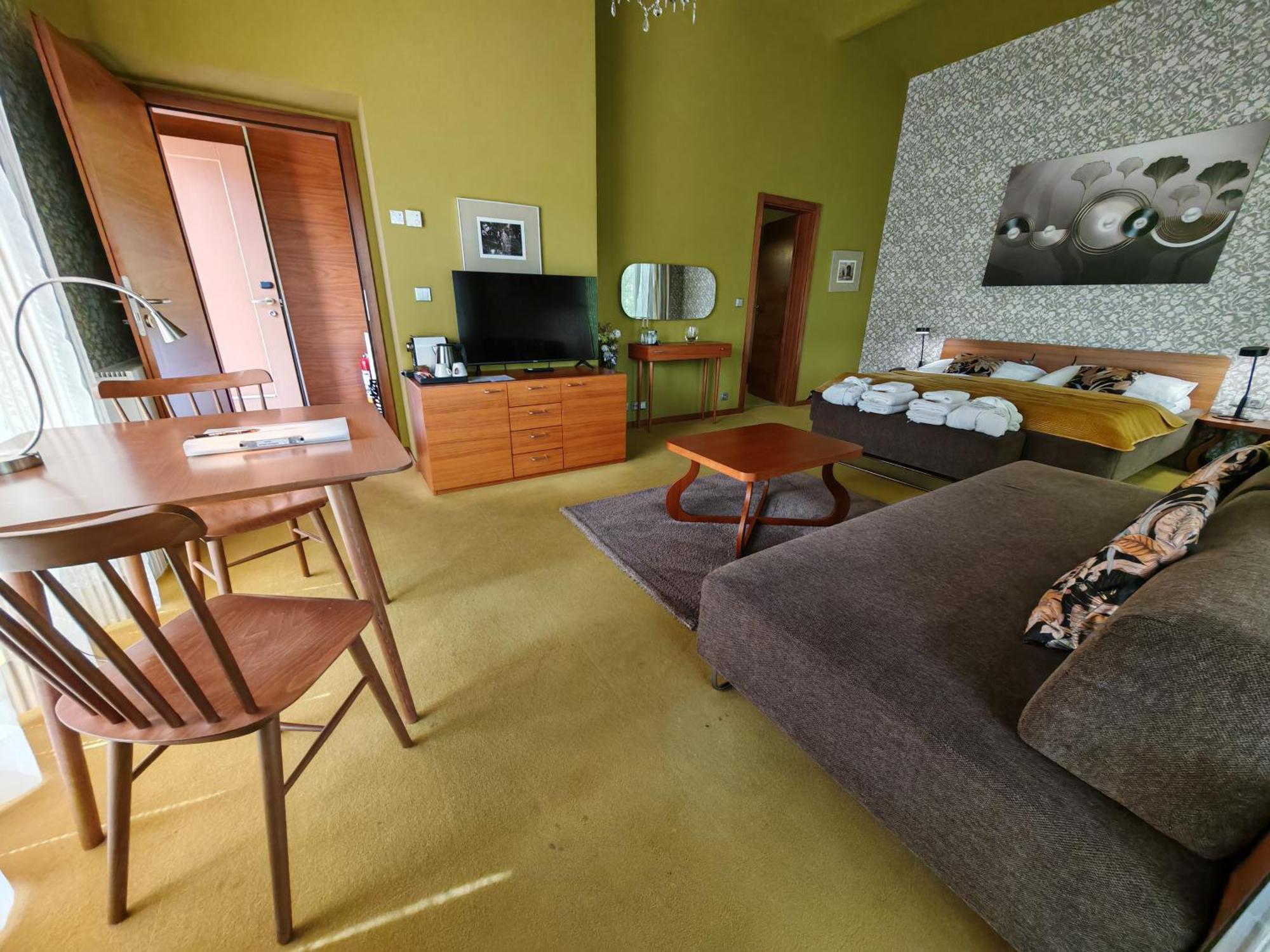 Hotel Rajska Zahrada Nové Město nad Metují Eksteriør bilde